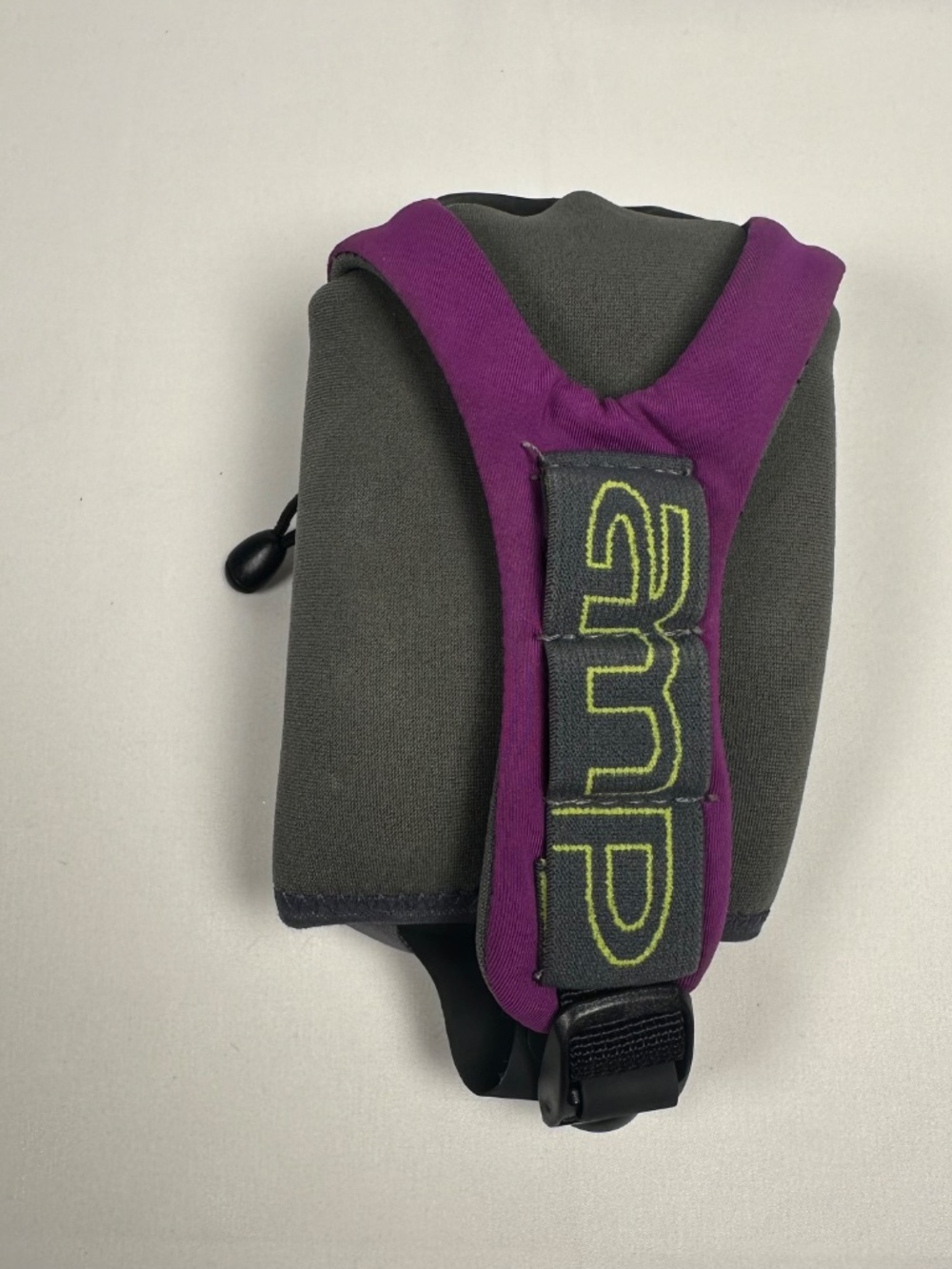 Amphipod Running Water Pouch, Purple with Adjustable Strap, Zippered Outer Pouch - Picture 3 of 5